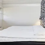 4 Person On A In Nyaraló