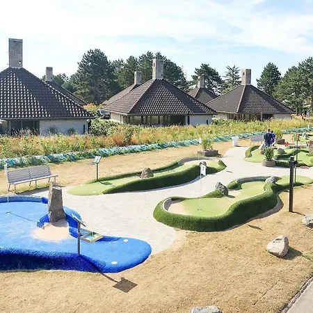 4 Person On A In Nyaraló