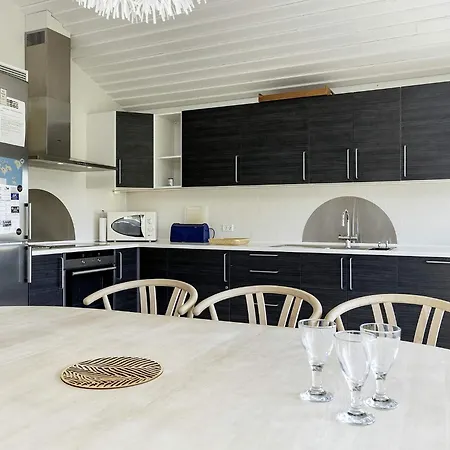 4 Person On A In Nyaraló